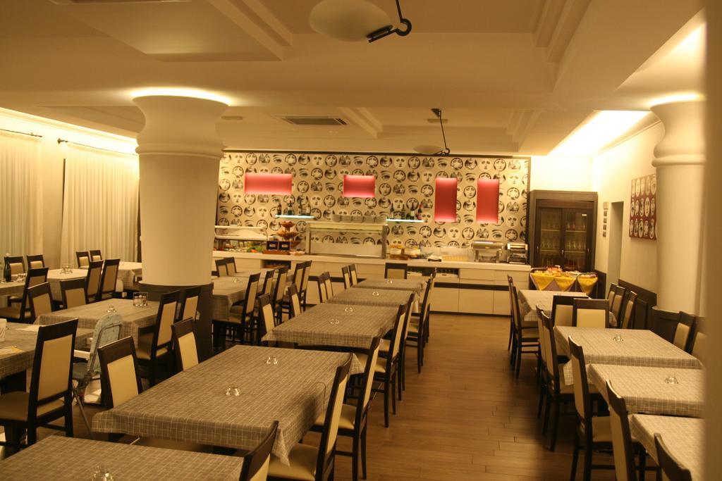 בלריה-איגאה מרינה Hotel Stanchini מראה חיצוני תמונה