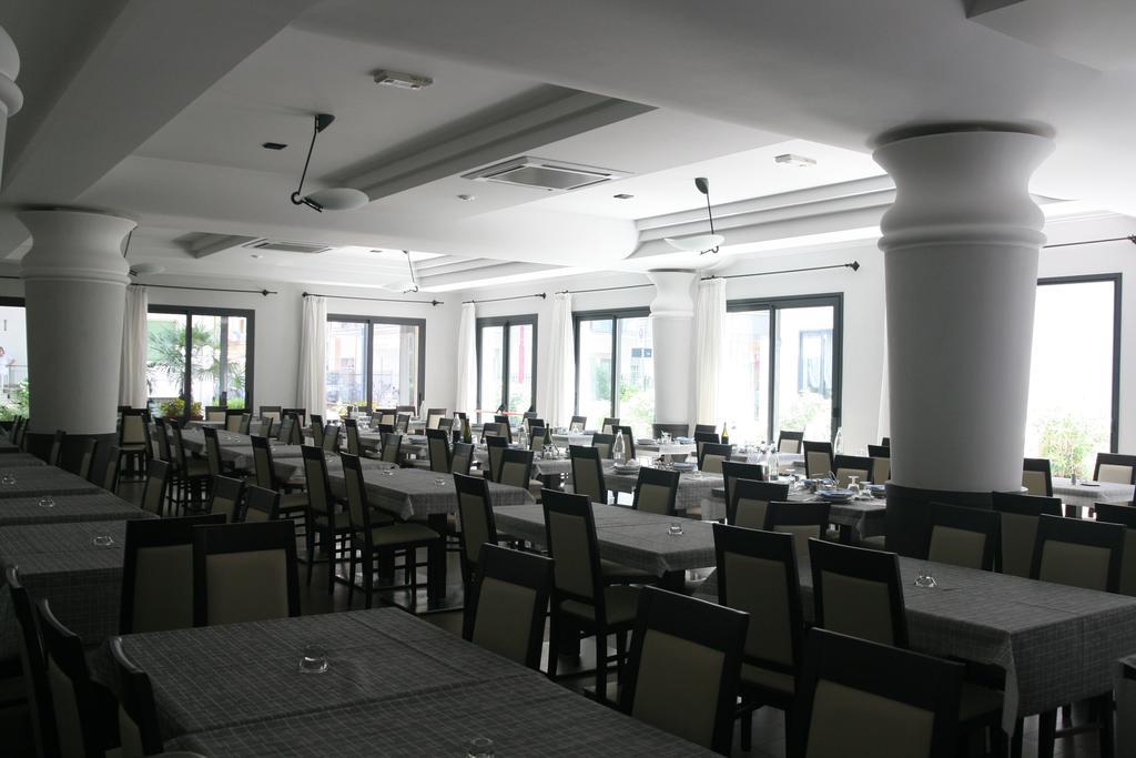 בלריה-איגאה מרינה Hotel Stanchini מראה חיצוני תמונה